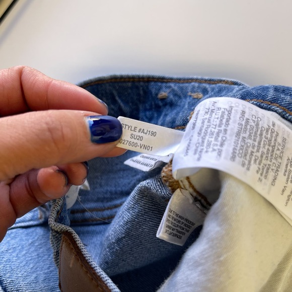 Madewell (25) The Perfect Vintage Crop Jean High Rise 25” Blue Distressed - Picture 10 of 13